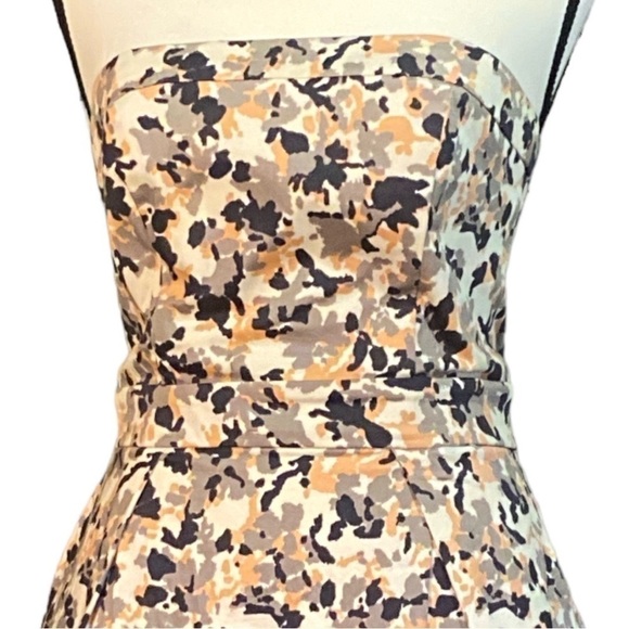 $10$ add on French Connection-strapless corset style mini dress. Size 4 - Picture 7 of 14